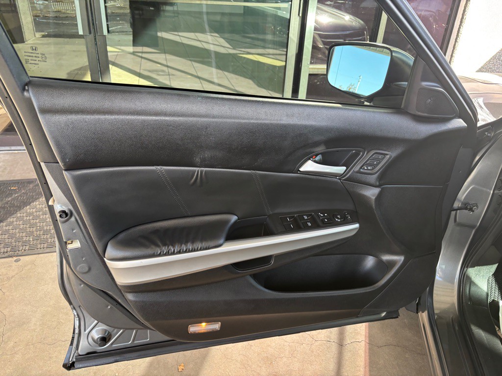 2013 Honda Crosstour Image 8