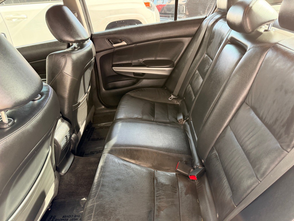 2010 Honda Accord Image 16