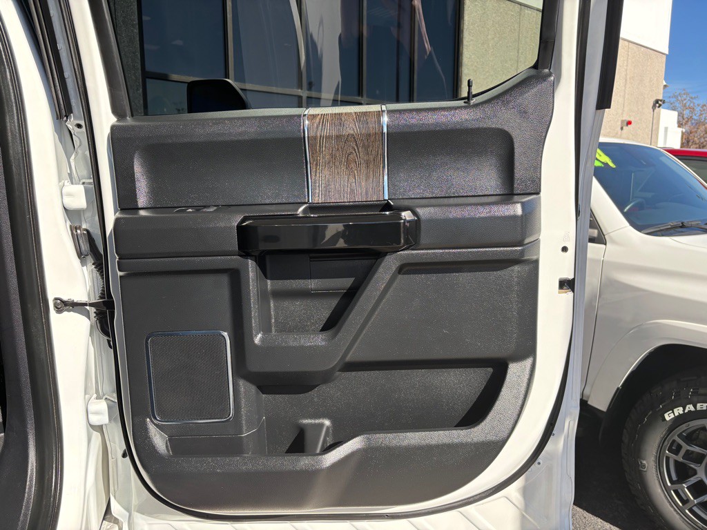 2021 Ford F-250 Image 21