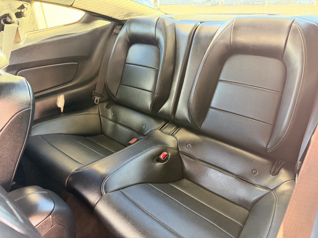 2015 Ford Mustang Image 17