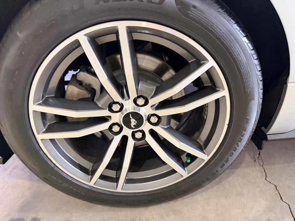 2015 Ford Mustang Image 45