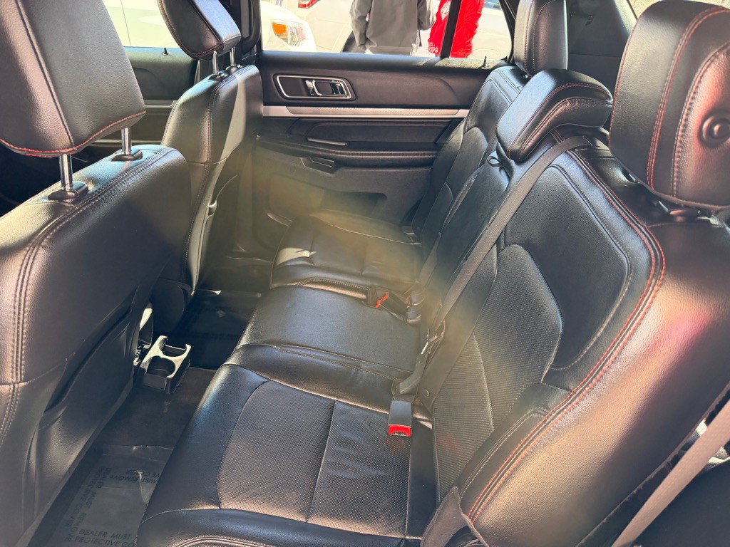 2018 Ford Explorer Image 16