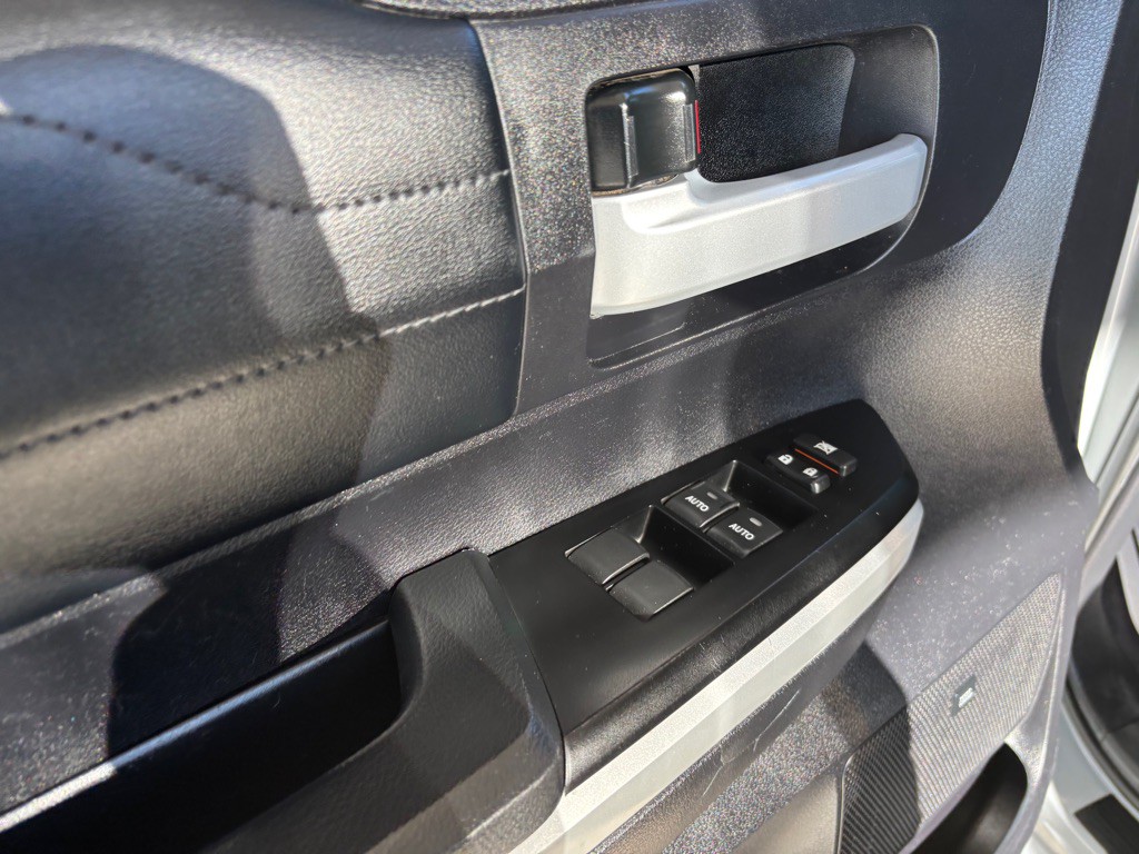 2020 Toyota Tundra Image 8