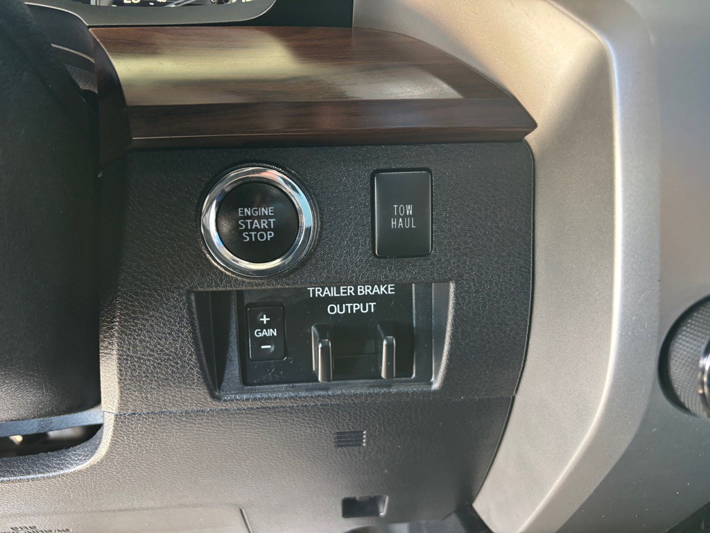 2020 Toyota Tundra Image 14