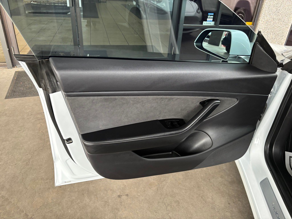 2019 Tesla Model 3 Image 11