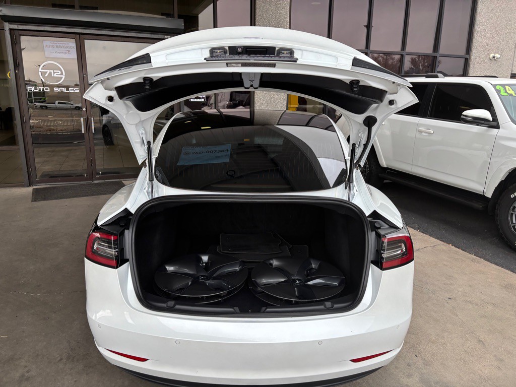 2019 Tesla Model 3 Image 17
