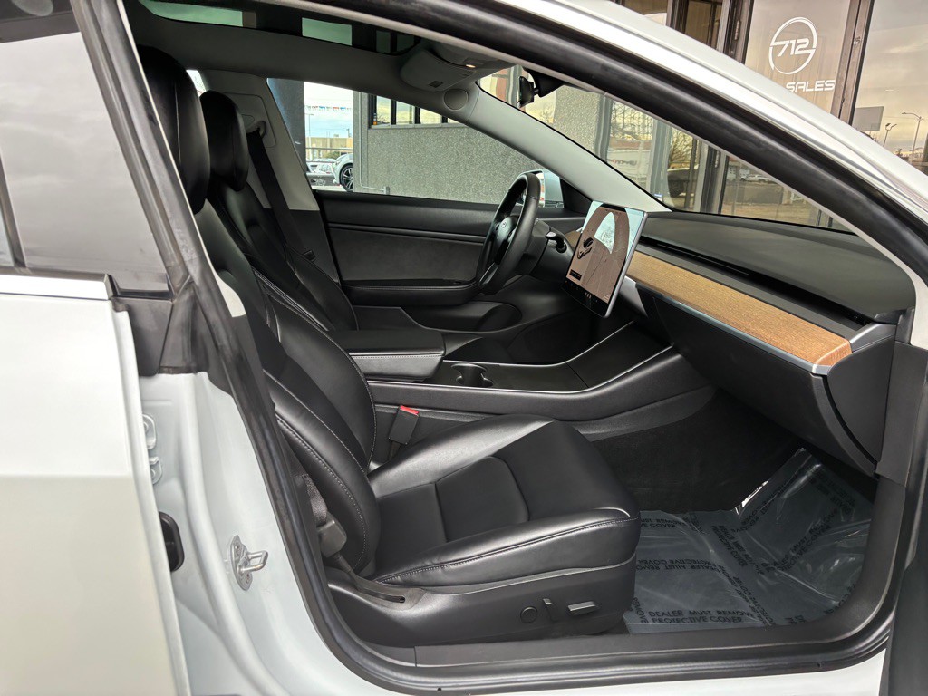 2019 Tesla Model 3 Image 22