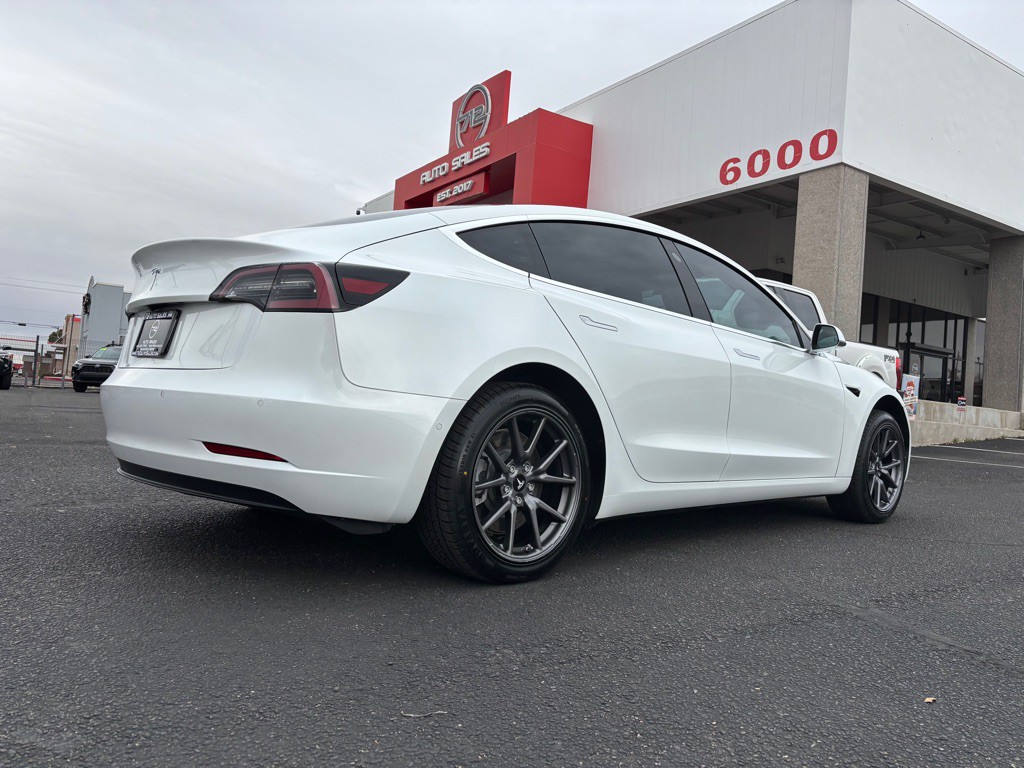 2019 Tesla Model 3 Image 30
