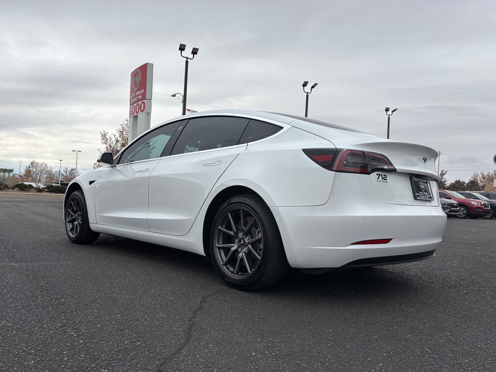 2019 Tesla Model 3 Image 34