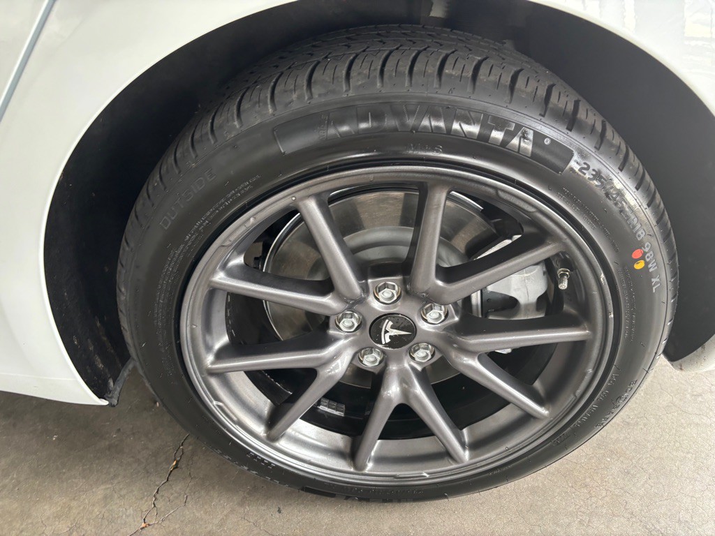 2019 Tesla Model 3 Image 44