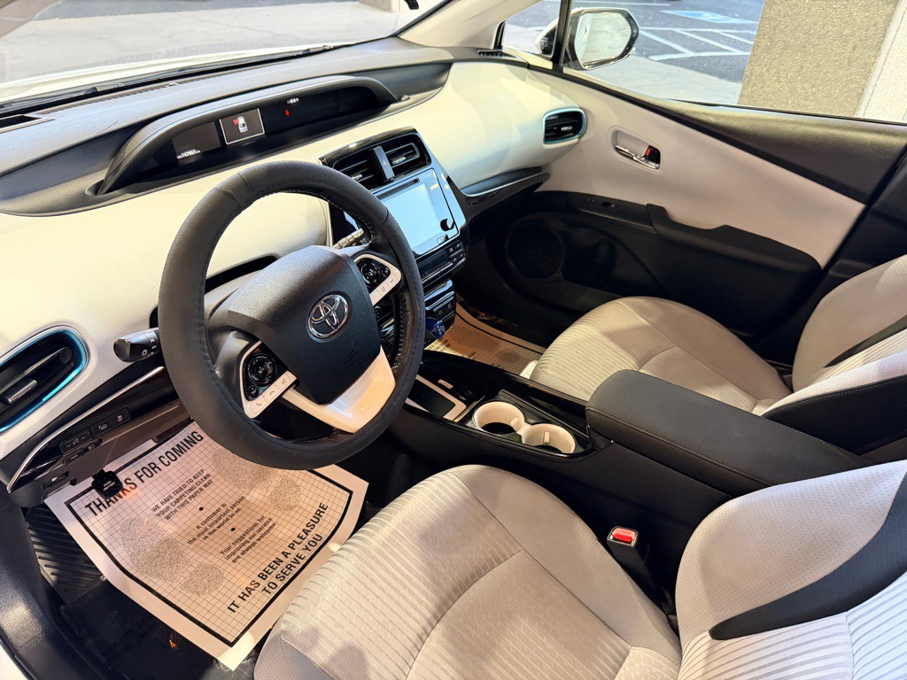 2017 Toyota Prius Image 8