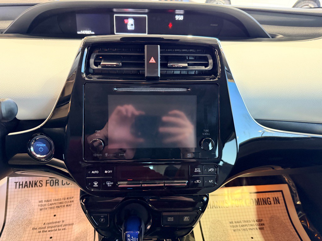 2017 Toyota Prius Image 10