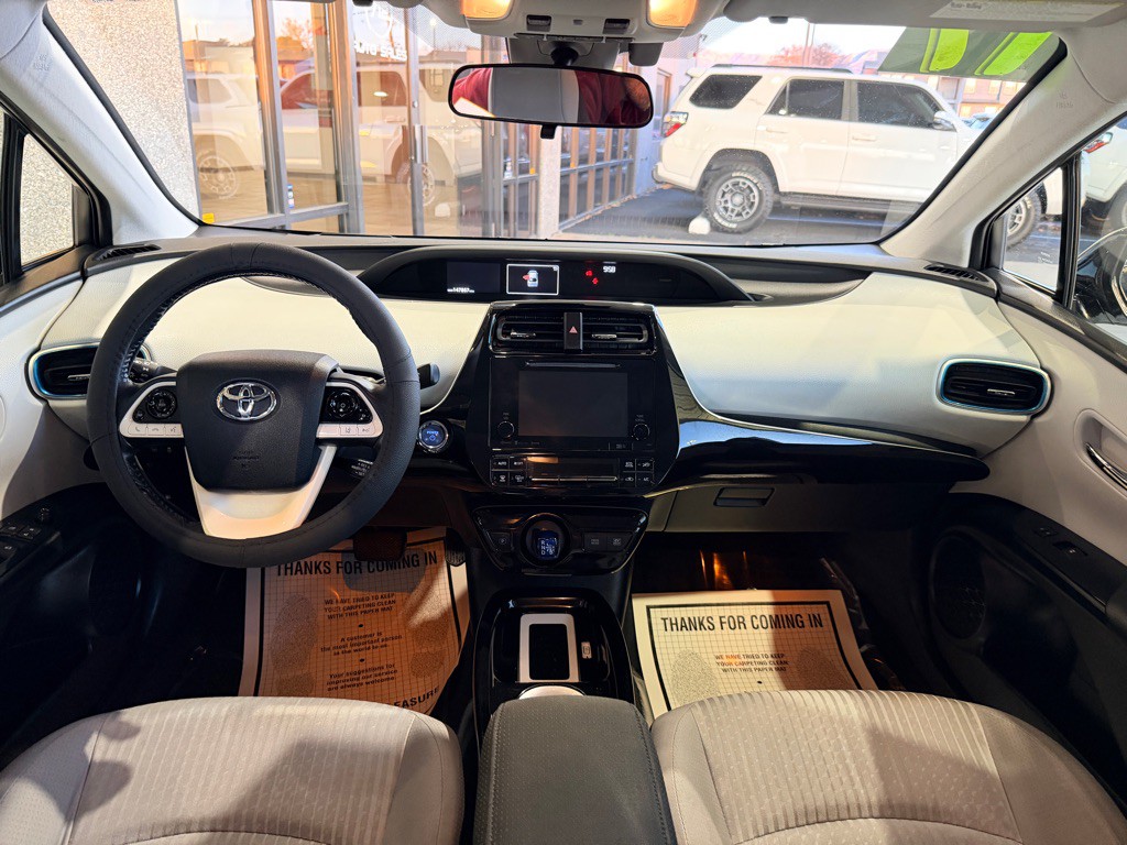 2017 Toyota Prius Image 16