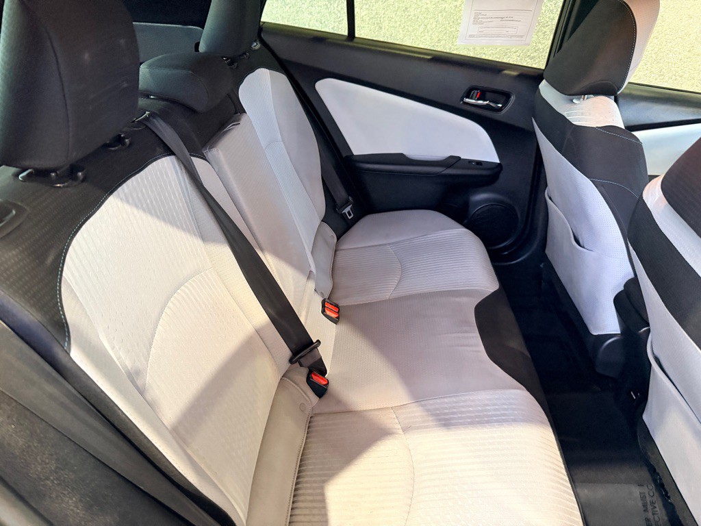 2017 Toyota Prius Image 18