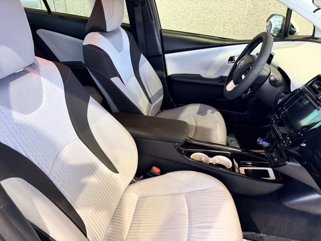 2017 Toyota Prius Image 19