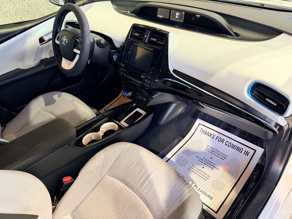 2017 Toyota Prius Image 20