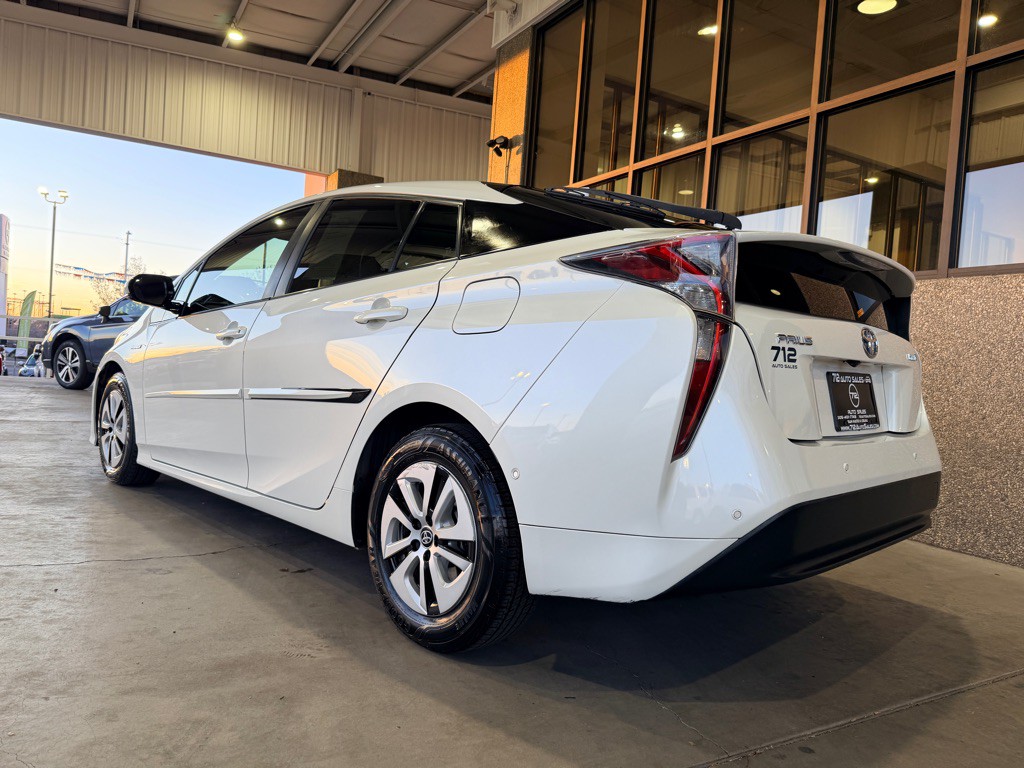 2017 Toyota Prius Image 30