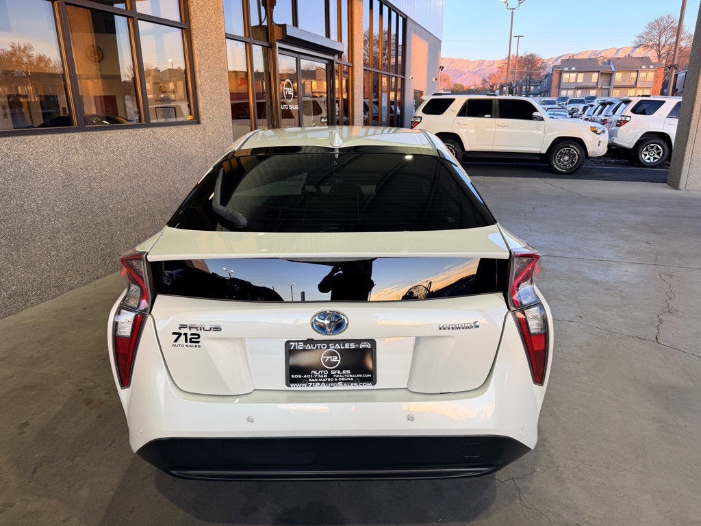 2017 Toyota Prius Image 32