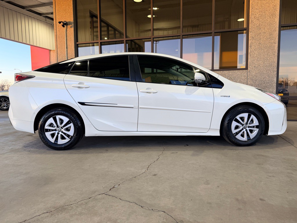 2017 Toyota Prius Image 37