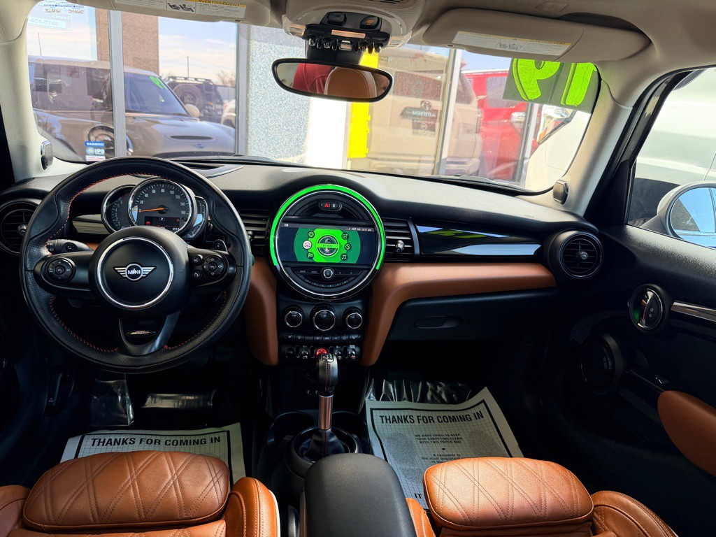 2019 MINI Cooper Image 17