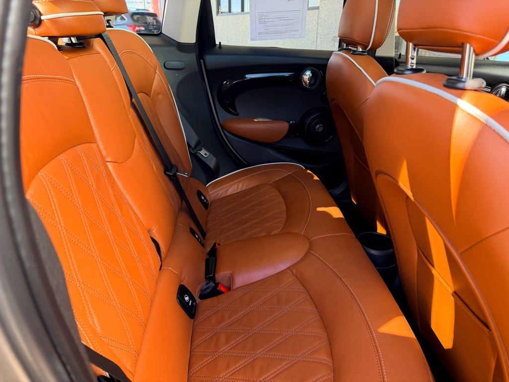 2019 MINI Cooper Image 22