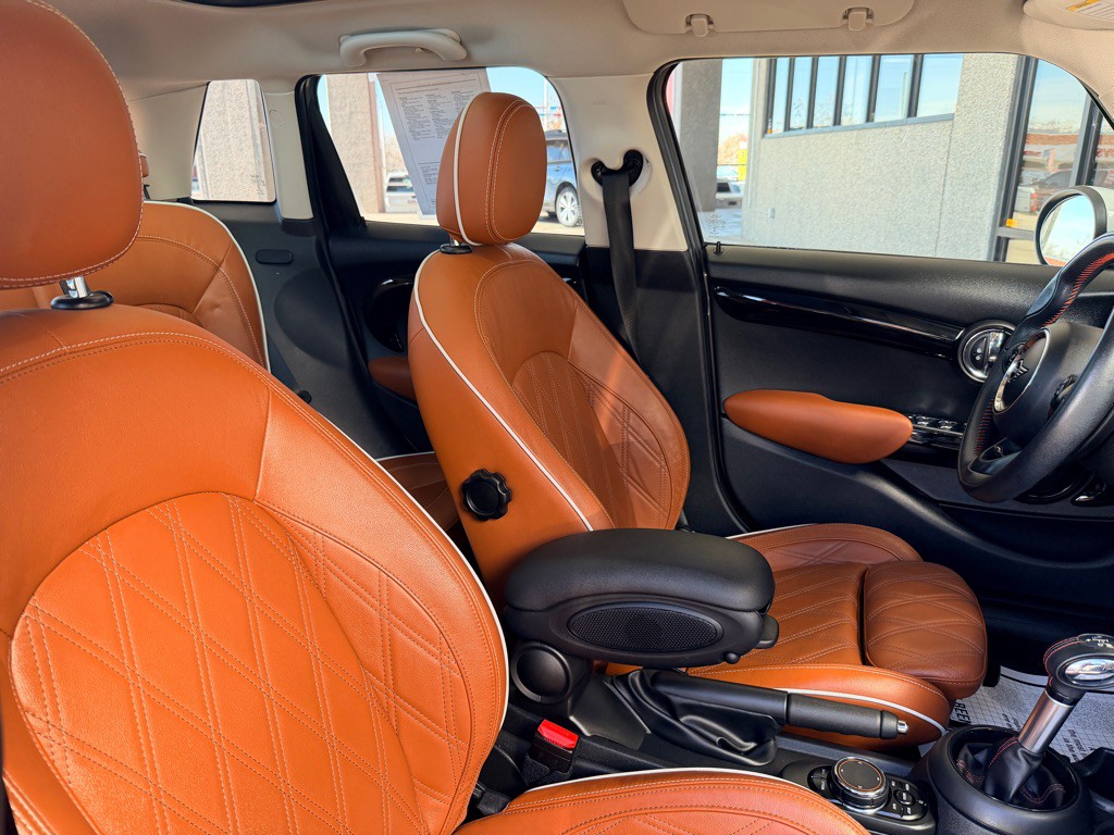 2019 MINI Cooper Image 23