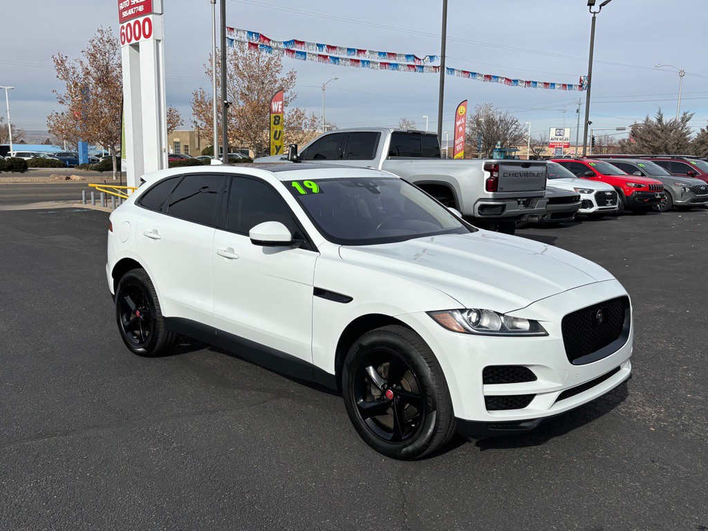 2019 Jaguar F-PACE Image 4