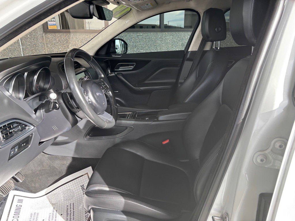 2019 Jaguar F-PACE Image 5