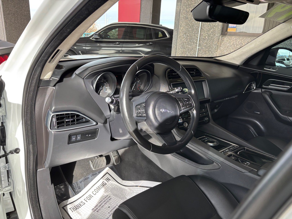 2019 Jaguar F-PACE Image 6