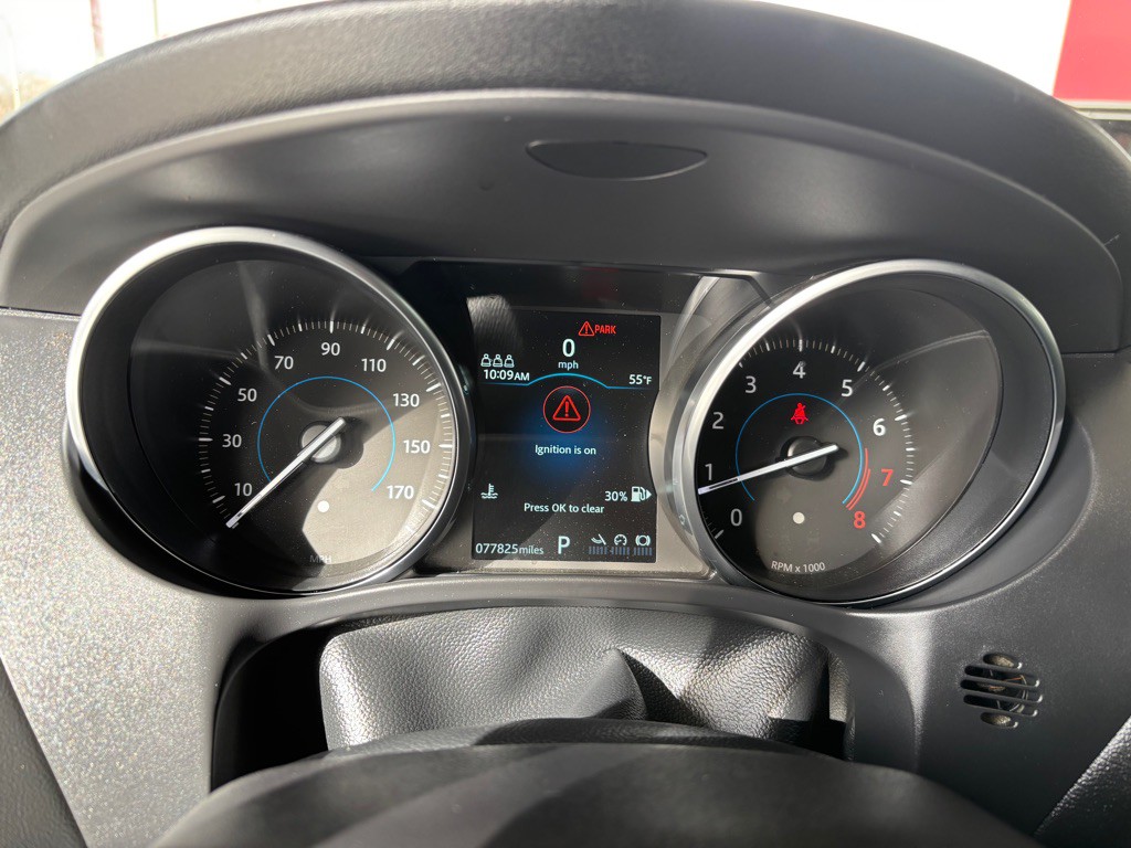 2019 Jaguar F-PACE Image 10