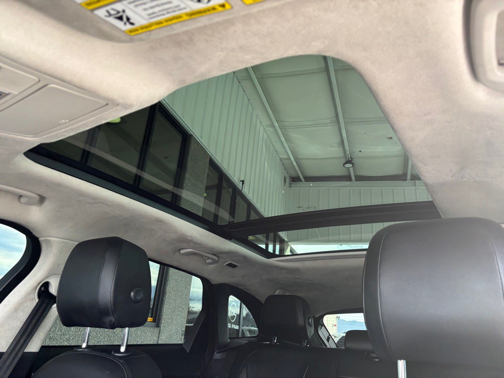 2019 Jaguar F-PACE Image 11