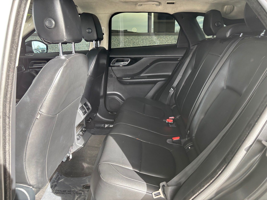 2019 Jaguar F-PACE Image 14