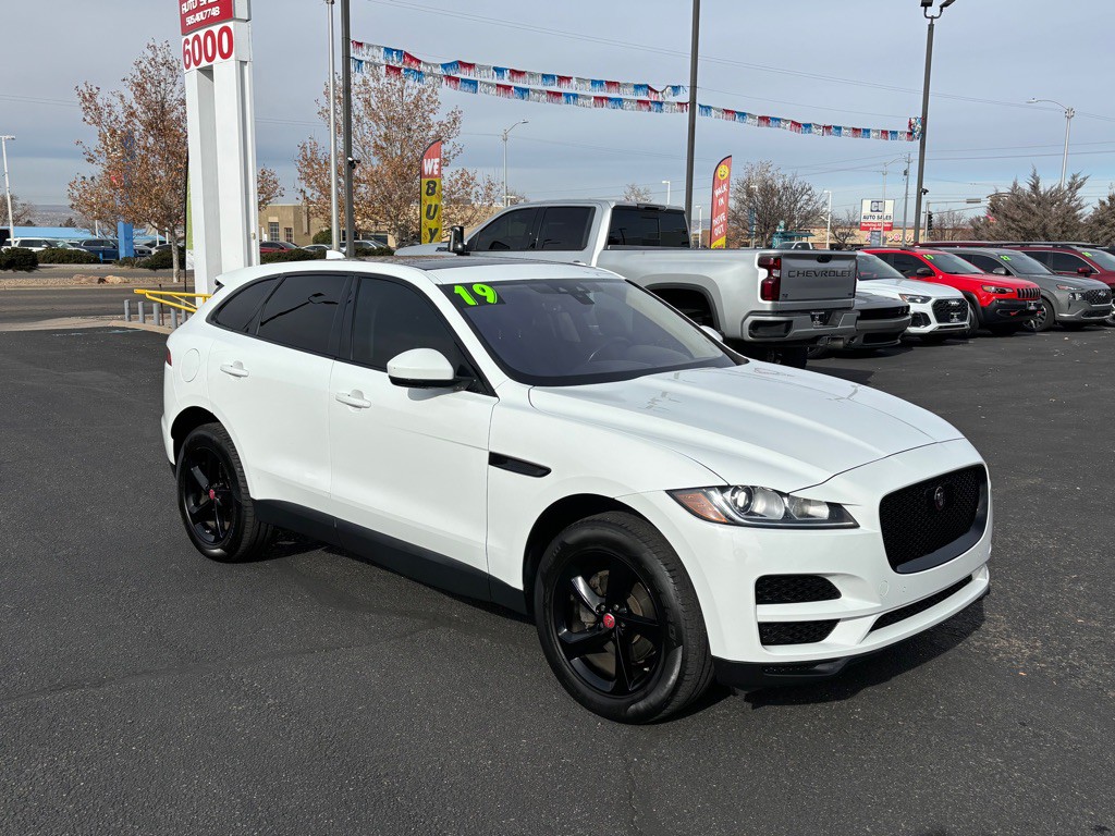 2019 Jaguar F-PACE Image 30