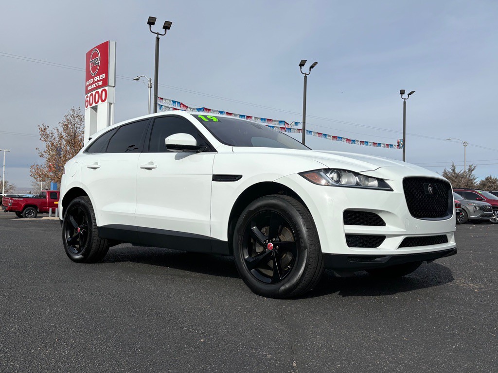 2019 Jaguar F-PACE Image 31