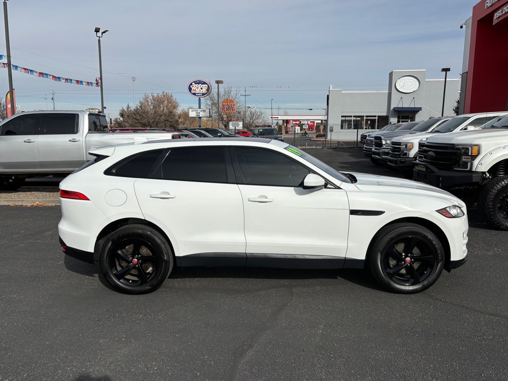 2019 Jaguar F-PACE Image 32