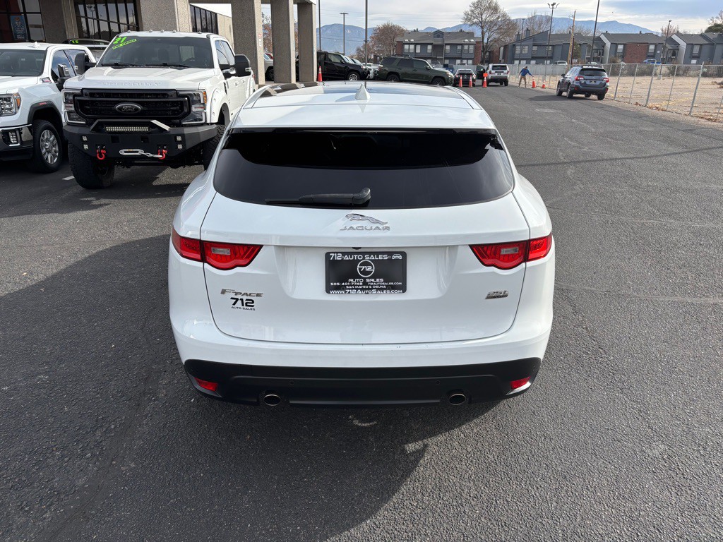 2019 Jaguar F-PACE Image 36