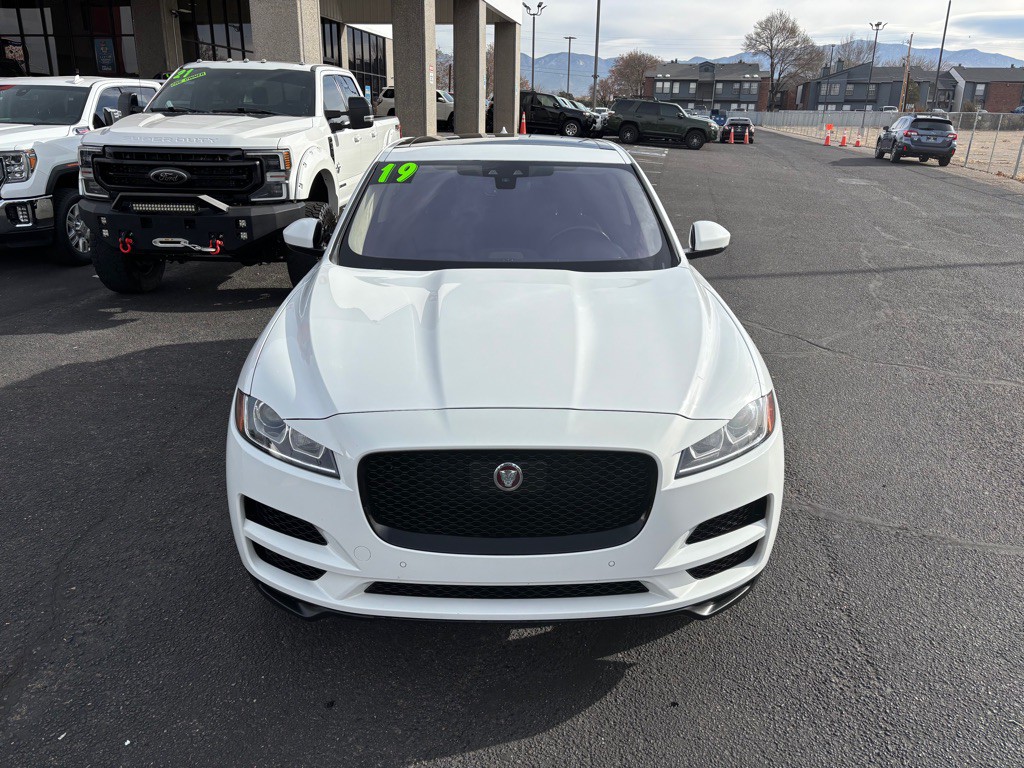 2019 Jaguar F-PACE Image 44