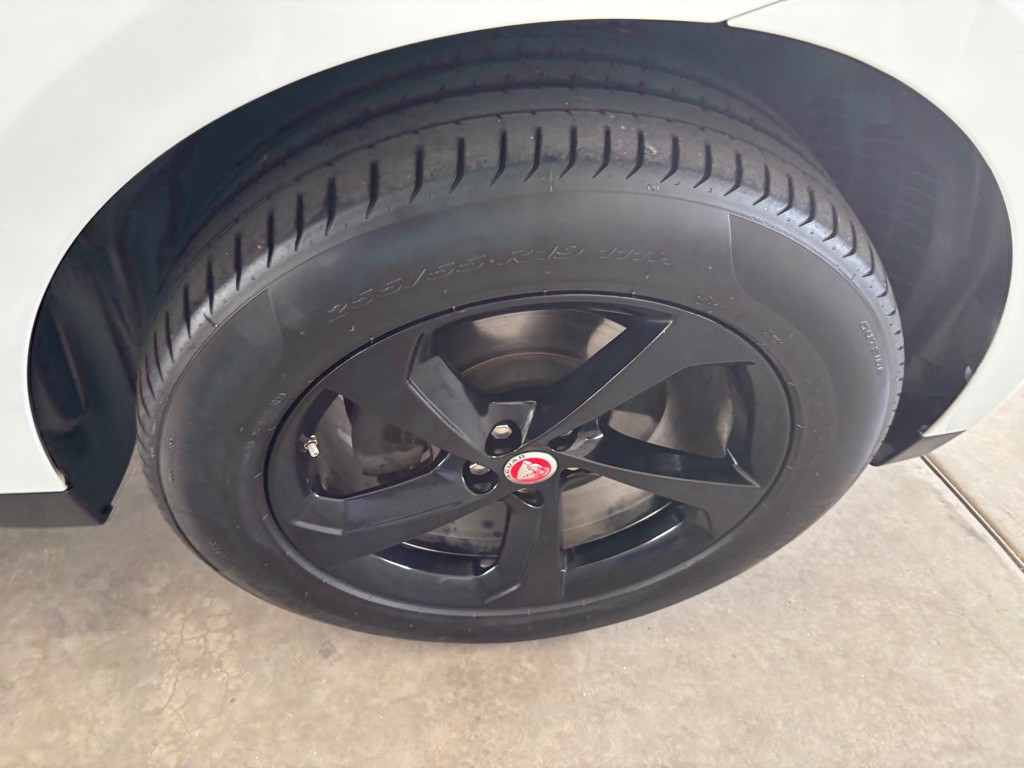 2019 Jaguar F-PACE Image 47