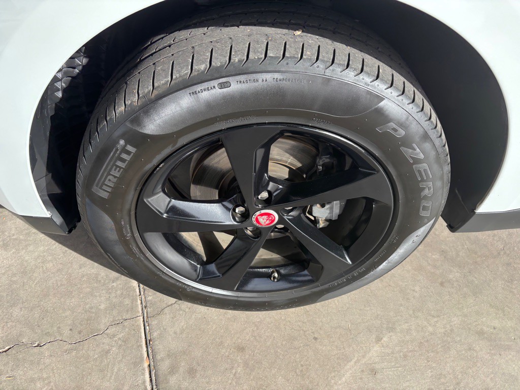 2019 Jaguar F-PACE Image 48