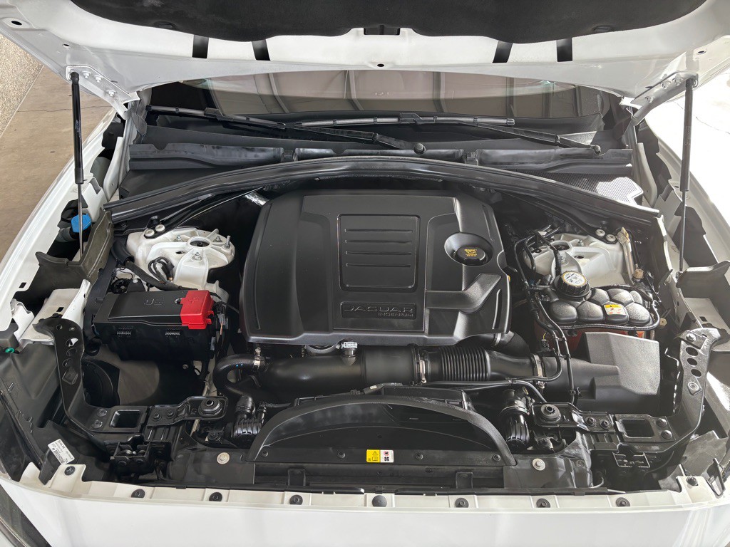 2019 Jaguar F-PACE Image 50