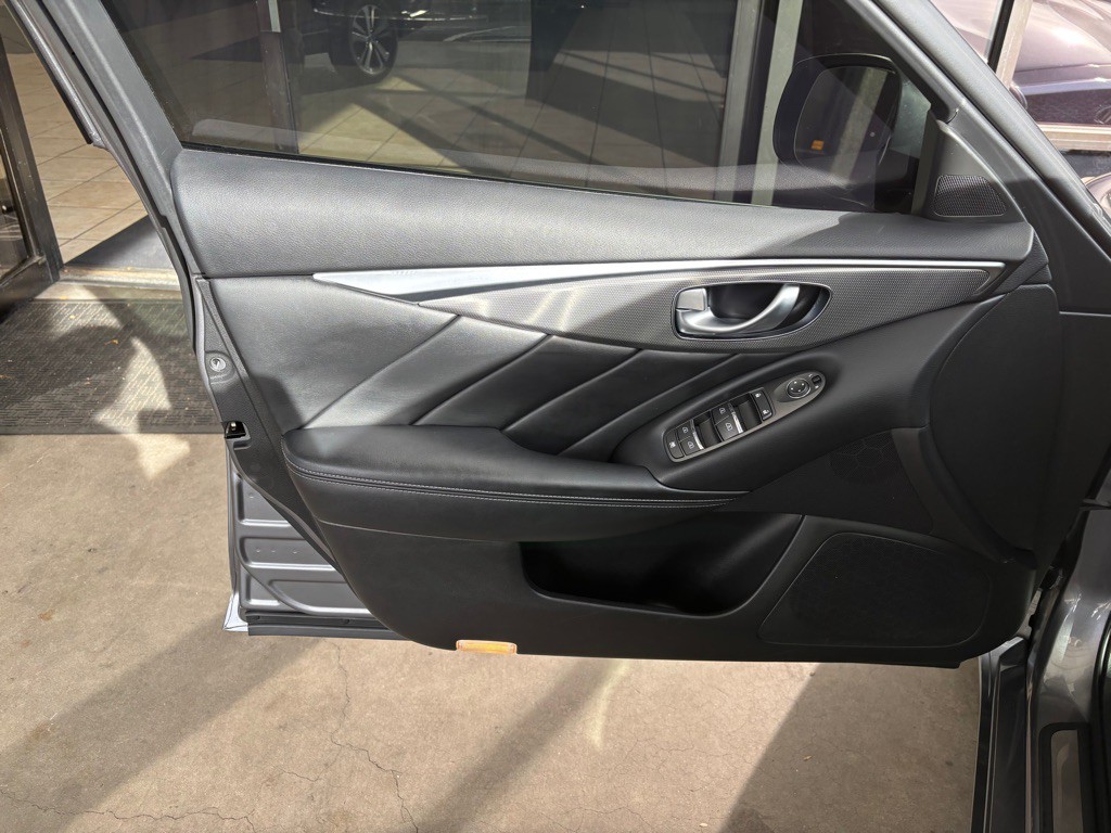2014 INFINITI Q50 Image 7