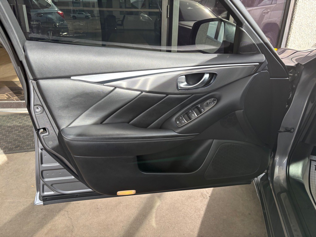 2014 INFINITI Q50 Image 17