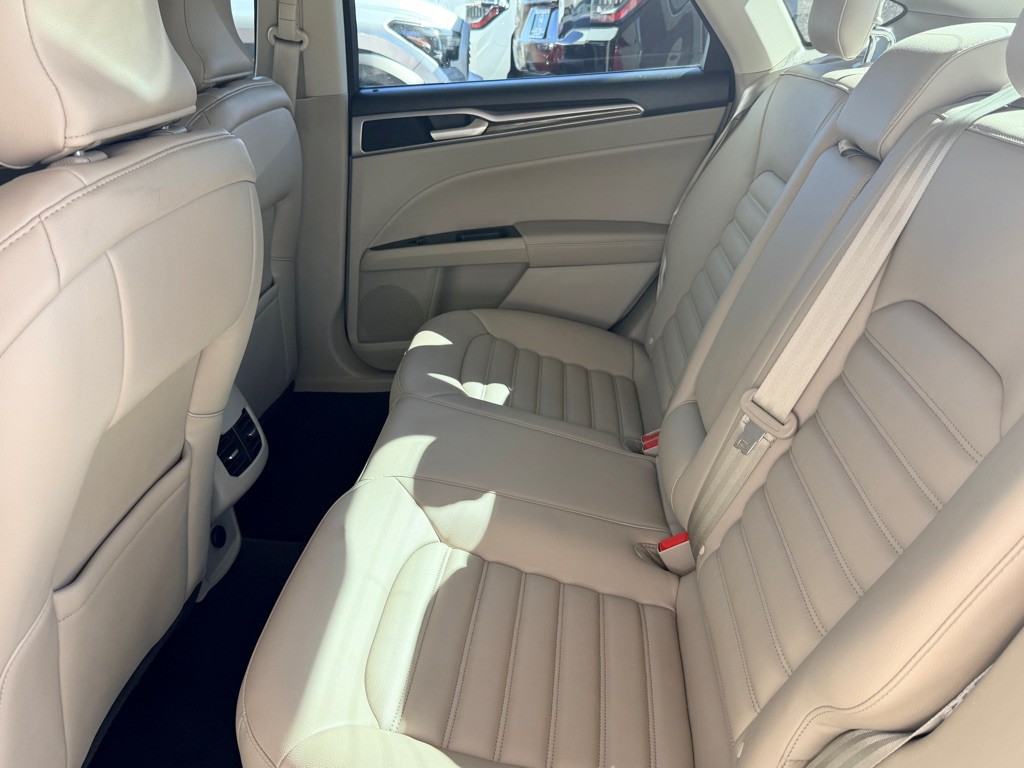 2019 Ford Fusion Image 17