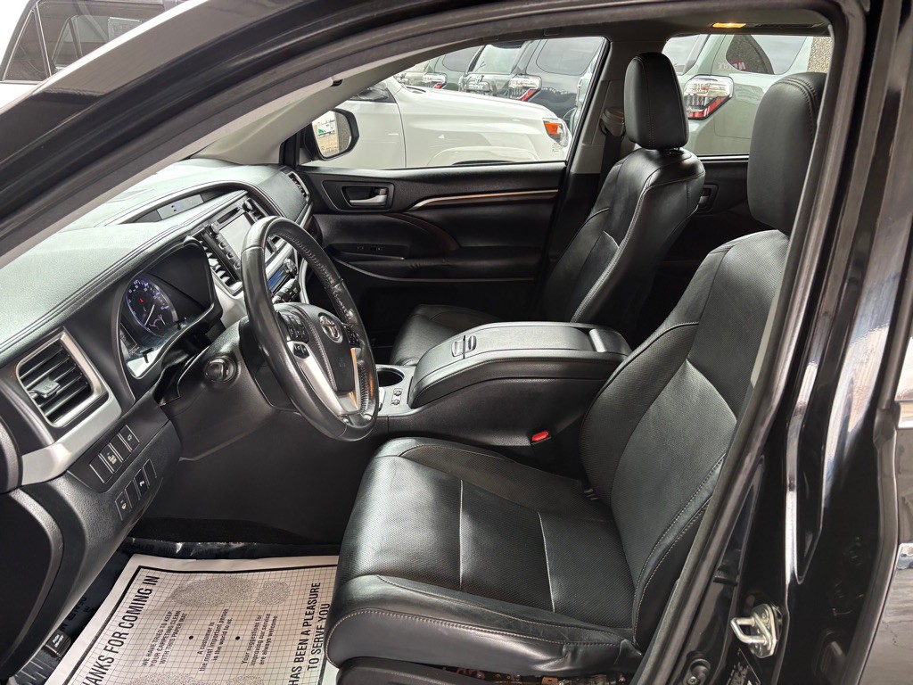 2014 Toyota Highlander Image 5