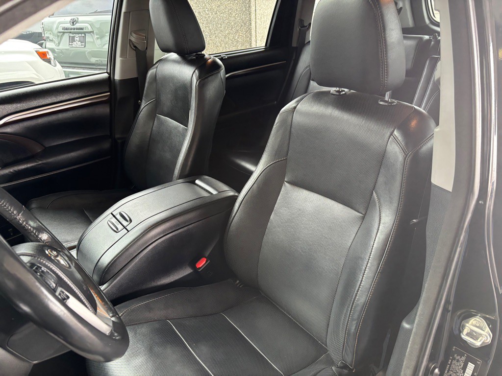2014 Toyota Highlander Image 6