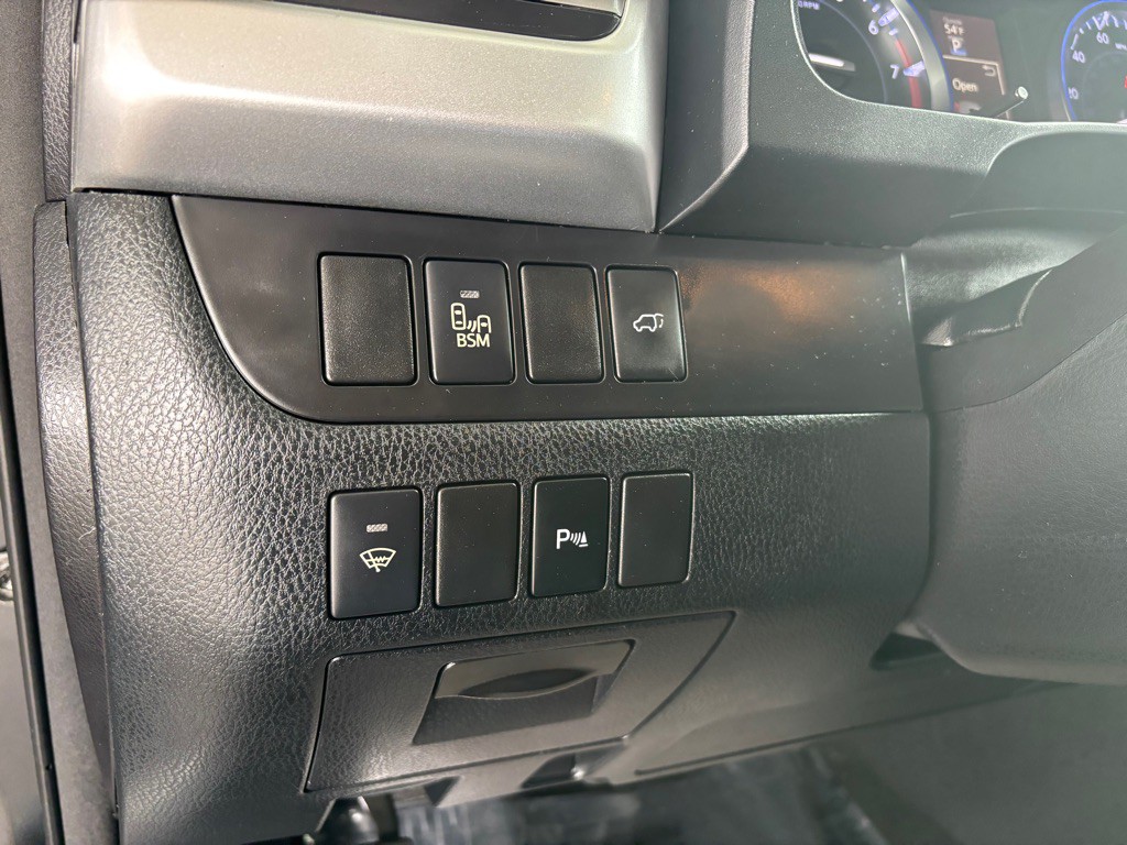 2014 Toyota Highlander Image 15
