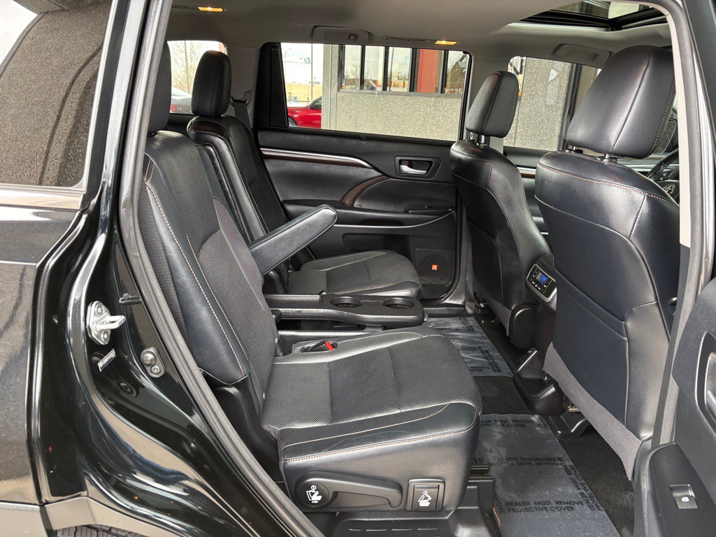 2014 Toyota Highlander Image 28