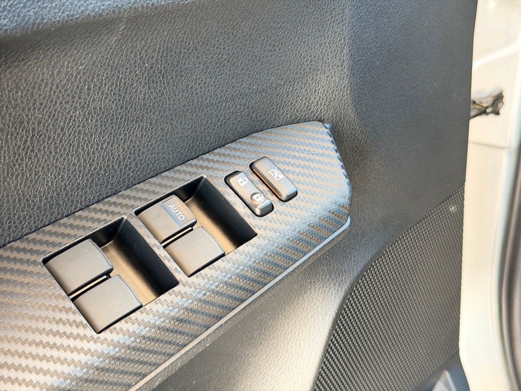 2013 Toyota Rav4 Image 5