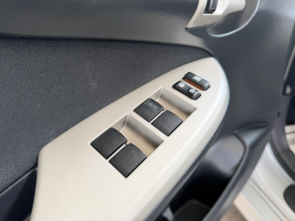 2010 Toyota Corolla Image 5