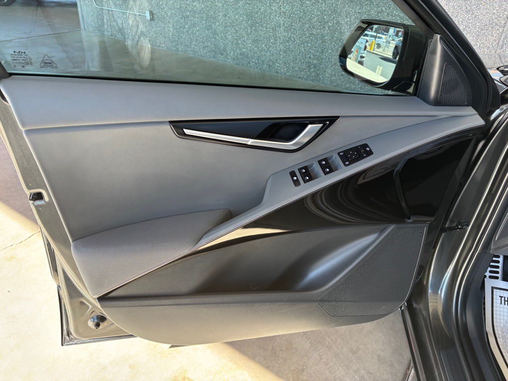 2025 Kia Niro Image 8